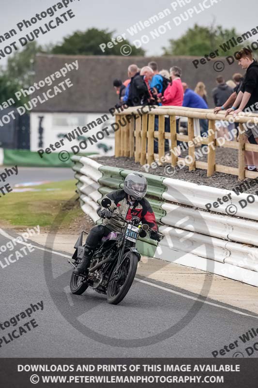 Vintage motorcycle club;eventdigitalimages;mallory park;mallory park trackday photographs;no limits trackdays;peter wileman photography;trackday digital images;trackday photos;vmcc festival 1000 bikes photographs